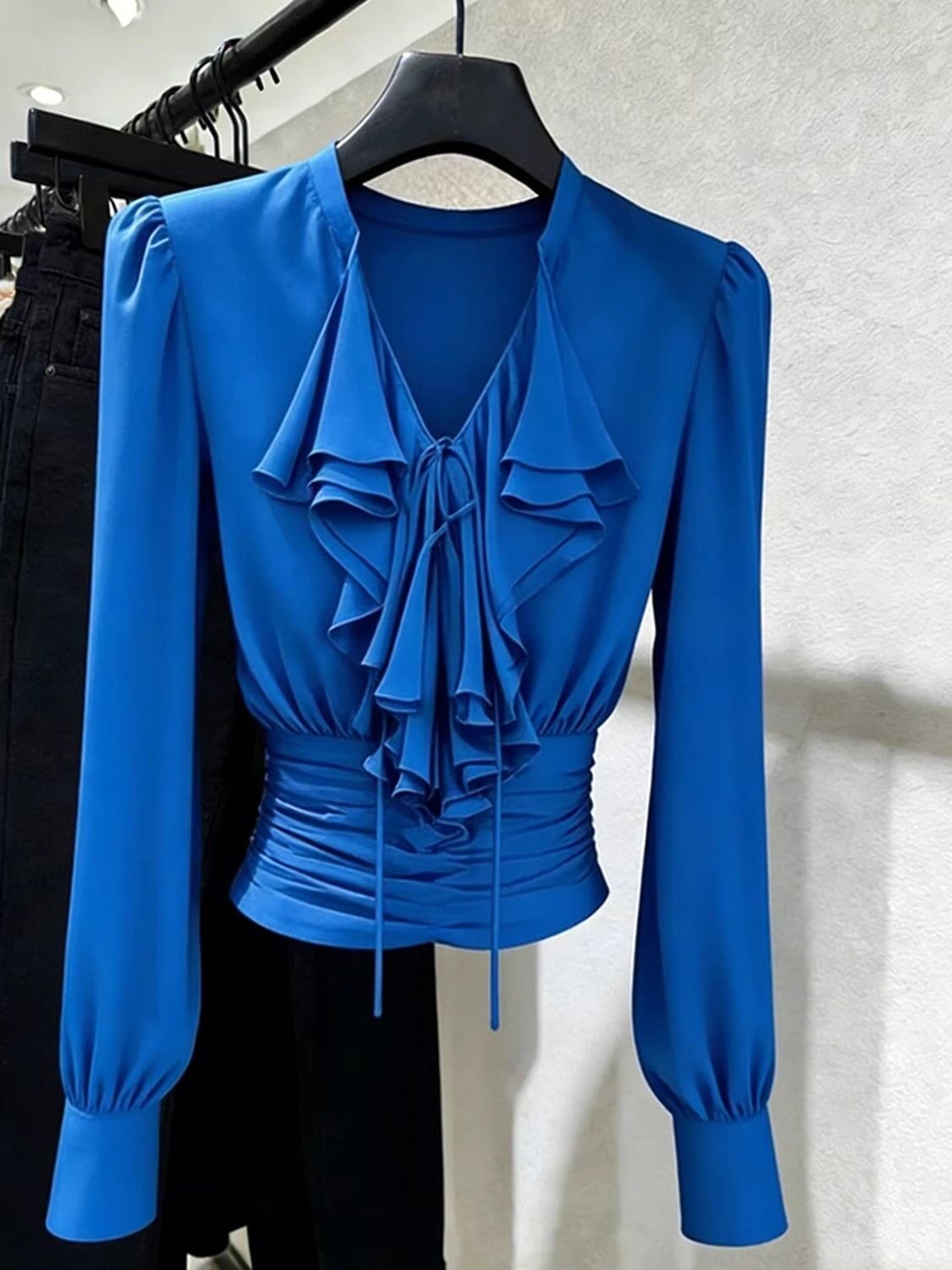 เสื้อเบลาส์คอวีสีน้ำเงินรอยัล  - Women Formal Blouses For Evening Wear บทวิจารณ์และราคา