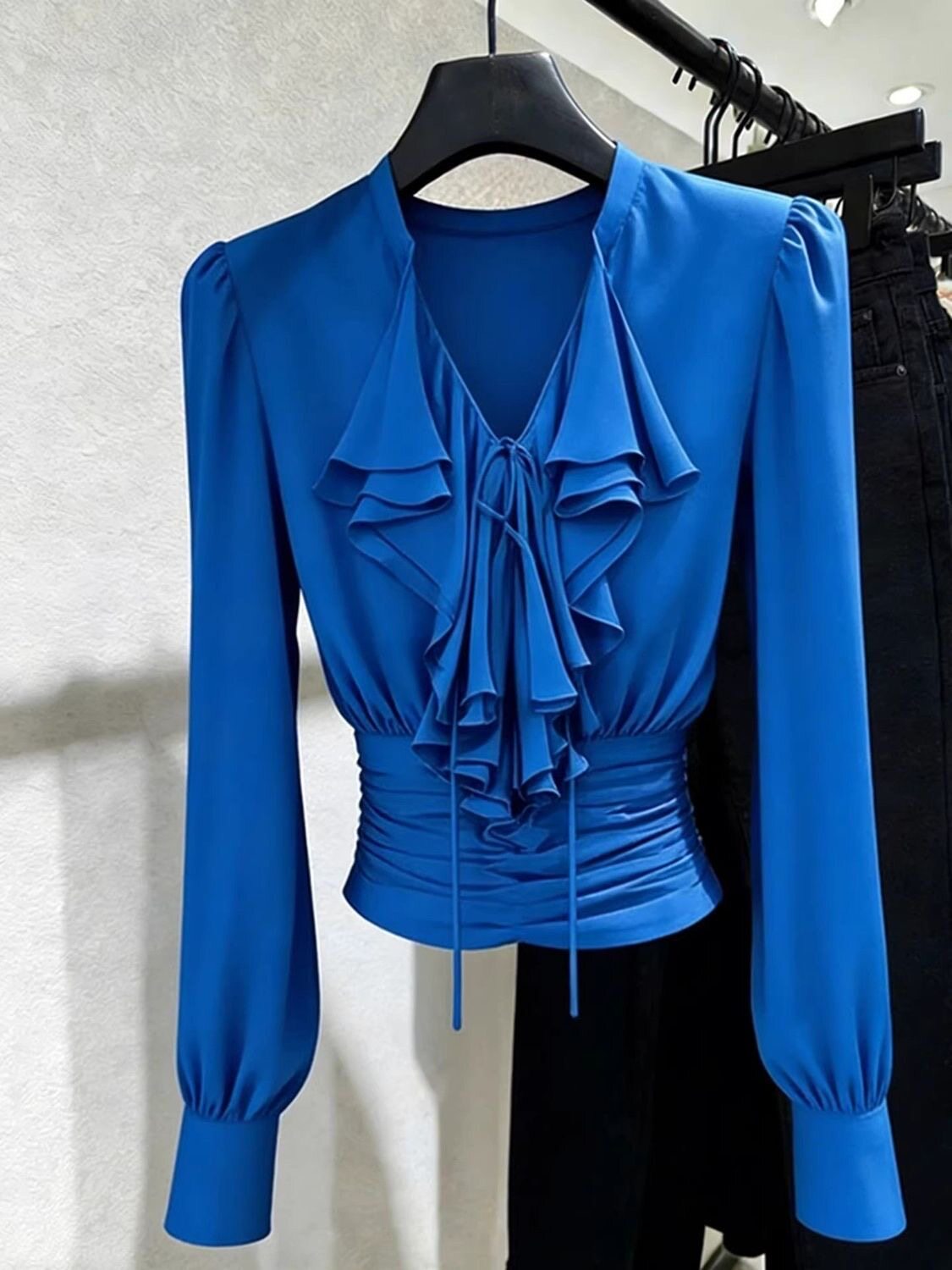 เสื้อเบลาส์คอวีสีน้ำเงินรอยัล  - Women Formal Blouses For Evening Wear บทวิจารณ์และราคา