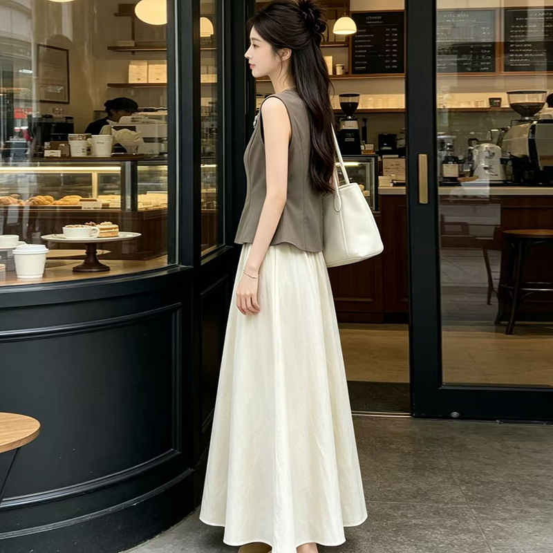 ชุดเสื้อกั๊กกระโปรงทรงเข้ารูปป - Shift Dress Sleeveless บทวิจารณ์และราคา