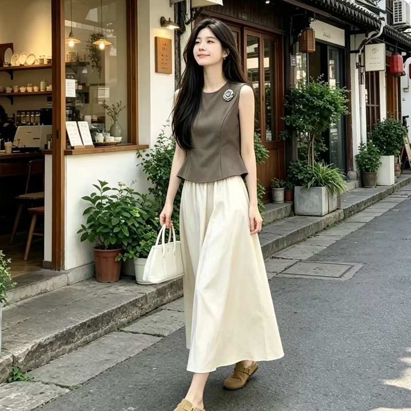 ชุดเสื้อกั๊กกระโปรงทรงเข้ารูปป - Shift Dress Sleeveless บทวิจารณ์และราคา